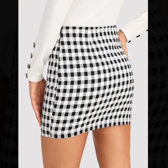 Black and White Plaid Mini Skirt - Picture 2 of 4